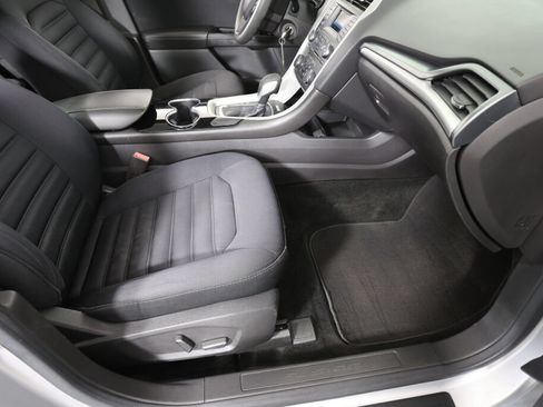 Used 2015 Ford Fusion SE FWD image 26