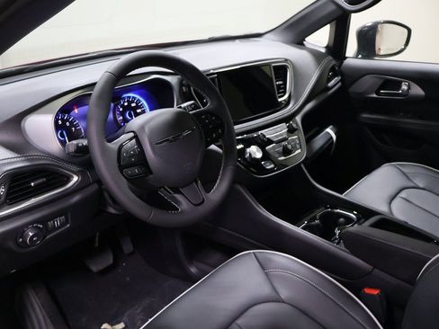 New 2026 Chrysler Pacifica Limited w/ S Appearance Package image 22