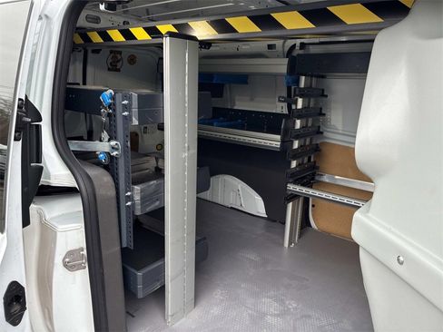 Used 2023 Ford Transit Connect XL image 11
