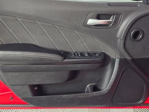 Used 2017 Dodge Charger R/T w/ Blacktop Package image 18