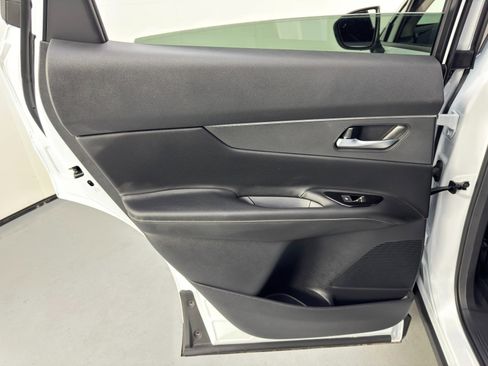 Used 2025 Nissan Murano SV image 36