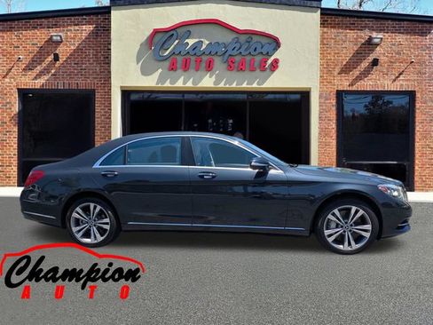 Used 2017 Mercedes-Benz S 550 Sedan image 3