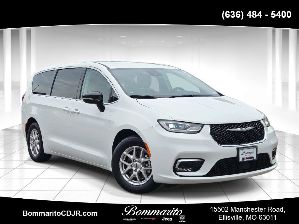 Certified 2024 Chrysler Pacifica Touring-L FWD image 1