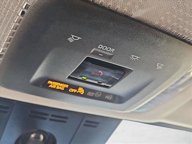 Used 2025 Toyota Prius LE FWD image 20