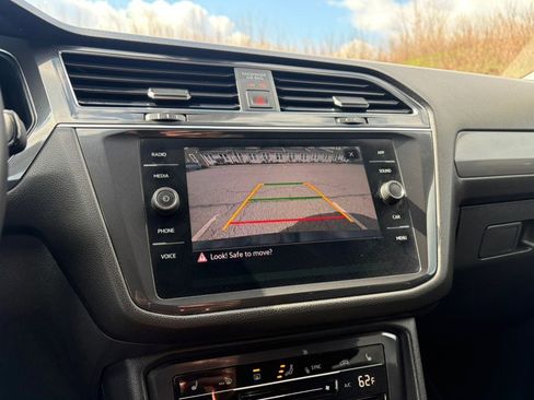 Used 2023 Volkswagen Tiguan SE image 35