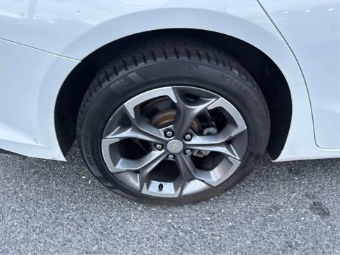 Used 2021 Chevrolet Malibu LT image 15
