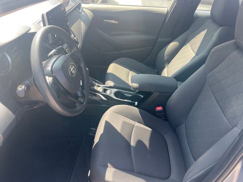 Used 2021 Toyota Corolla LE image 9