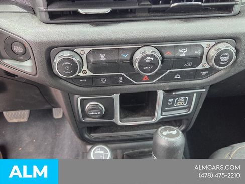 Used 2024 Jeep Wrangler Unlimited Sport AWD/4WD image 21