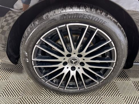 Used 2025 Mercedes-Benz C 300 4MATIC Sedan image 38