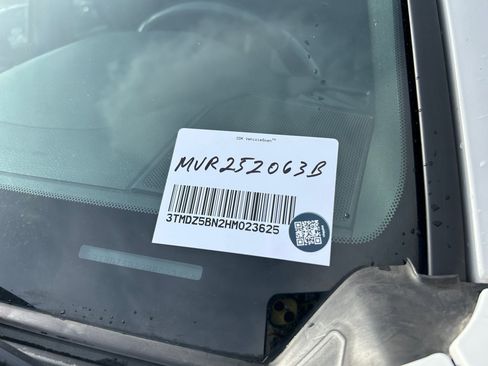 Used 2017 Toyota Tacoma TRD Sport image 32