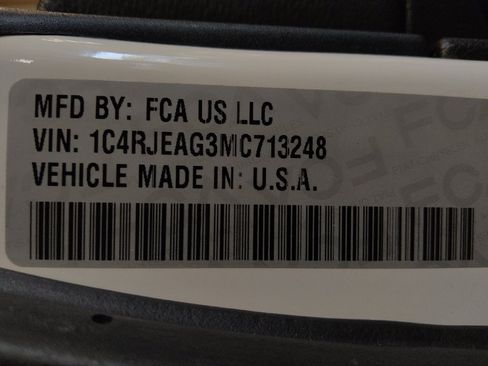 Used 2021 Jeep Grand Cherokee Laredo X RWD image 33