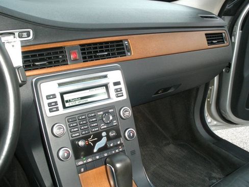 Used 2010 Volvo S80 3.2 image 37