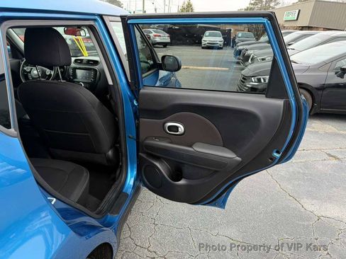 Used 2018 Kia Soul + image 10
