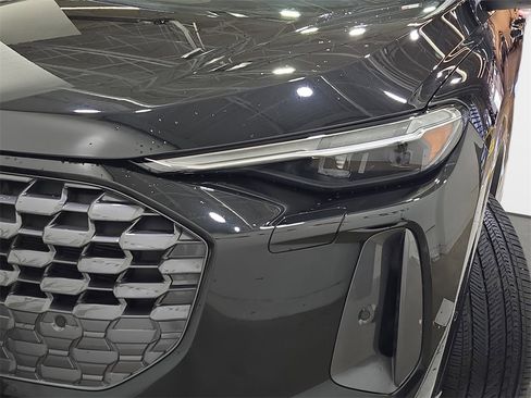 Used 2025 Audi Q5 Premium Plus w/ Premium Plus image 30