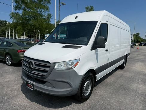 Used 2021 Mercedes-Benz Sprinter 2500 w/ Driver Convenience Package image 38