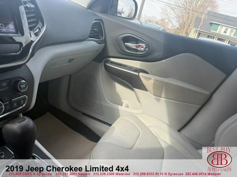 Used 2019 Jeep Cherokee Limited AWD/4WD image 19