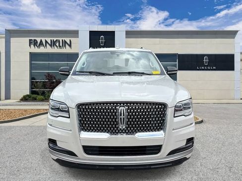Certified 2022 Lincoln Navigator Reserve AWD/4WD image 2