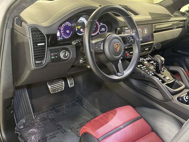 Certified 2023 Porsche Cayenne Turbo GT AWD/4WD image 4