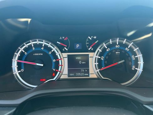 Used 2019 Toyota 4Runner SR5 AWD/4WD image 16