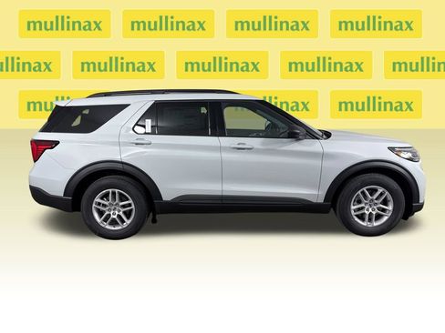 New 2027 Ford Explorer Active w/ Active Comfort Package RWD image 2