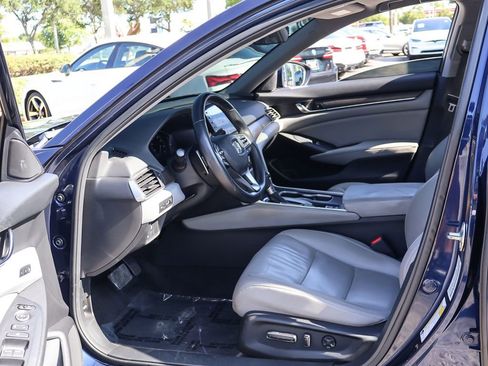 Used 2018 Honda Accord Touring image 31