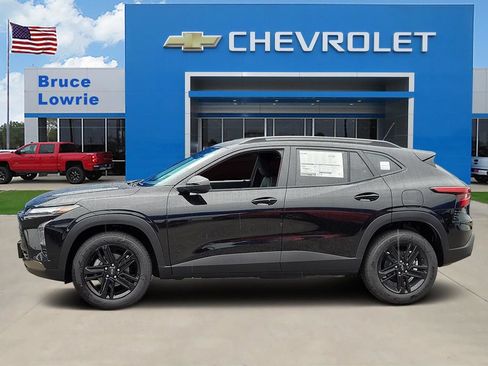 New 2026 Chevrolet Trax ACTIV w/ Driver Confidence Package FWD image 2