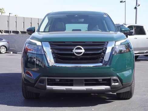 Used 2025 Nissan Pathfinder Platinum w/ Cargo Package image 5