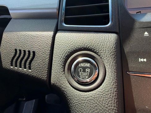 Used 2019 Ford Taurus SEL w/ Equipment Group 201A FWD image 34