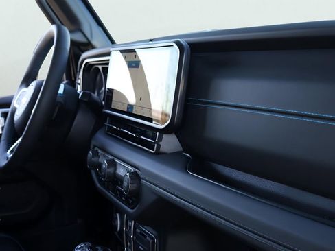 Used 2024 Jeep Wrangler High Altitude image 12