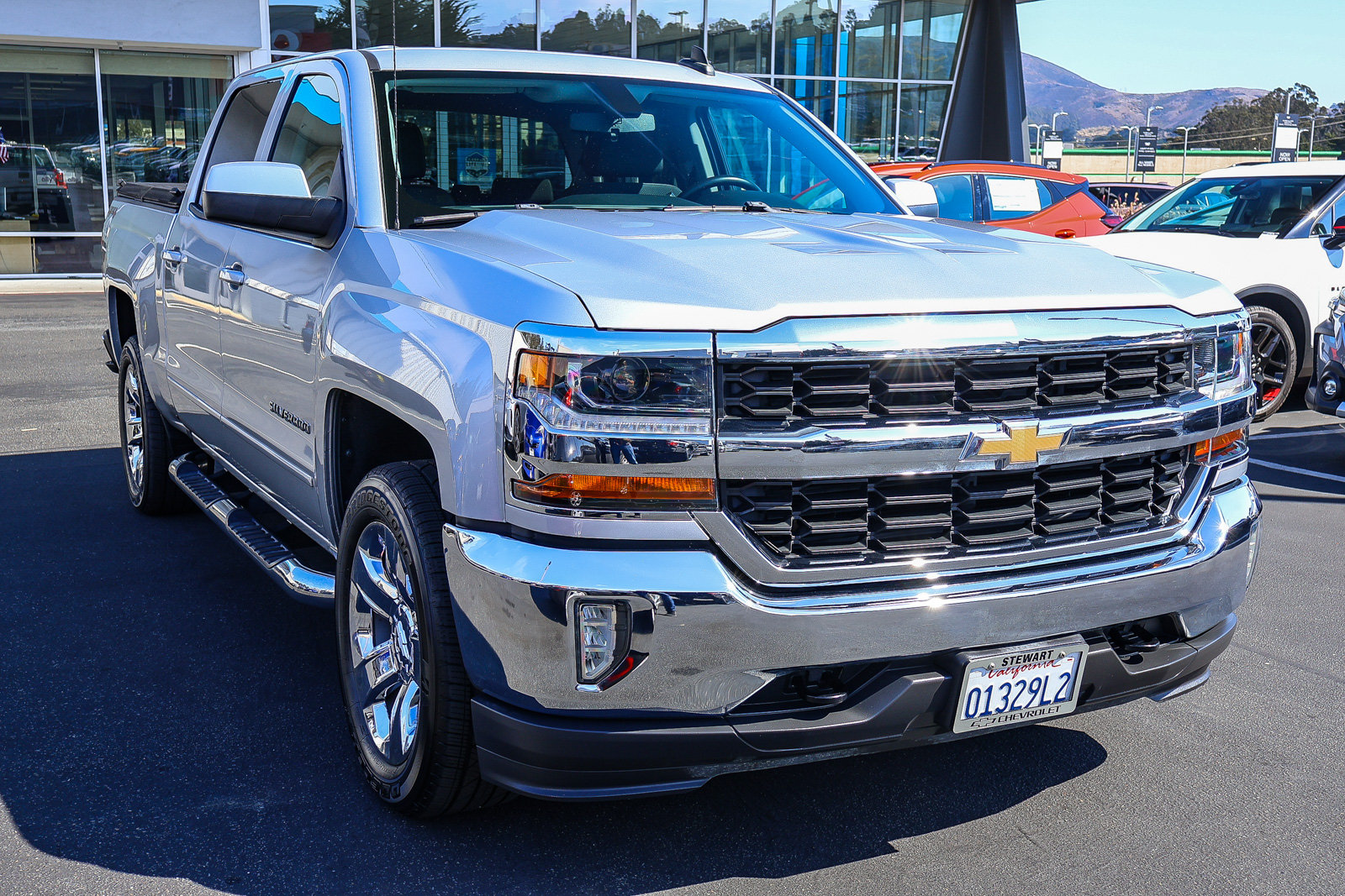 Used 2018 Chevrolet Silverado 1500 LT w/ LT Eassist Package AWD/4WD image 17