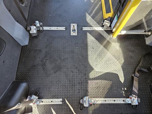 Used 2017 Ford Transit 350 XL image 34