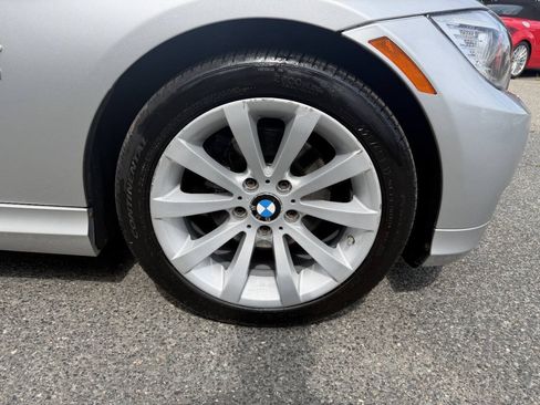 Used 2011 BMW 328i xDrive Sedan AWD/4WD image 13