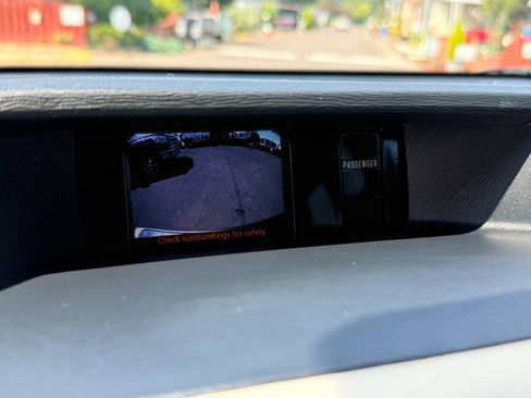 Used 2013 Toyota Sienna SE FWD image 16