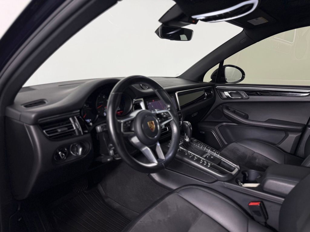 Certified 2021 Porsche Macan AWD/4WD image 4