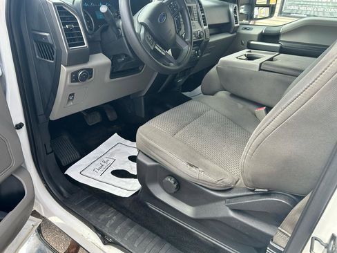 Used 2015 Ford F150 XLT AWD/4WD image 10