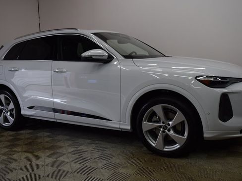 New 2025 Audi Q5 Prestige image 2