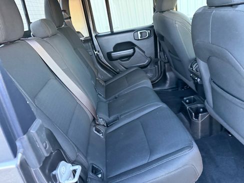 Used 2021 Jeep Gladiator Sport image 29
