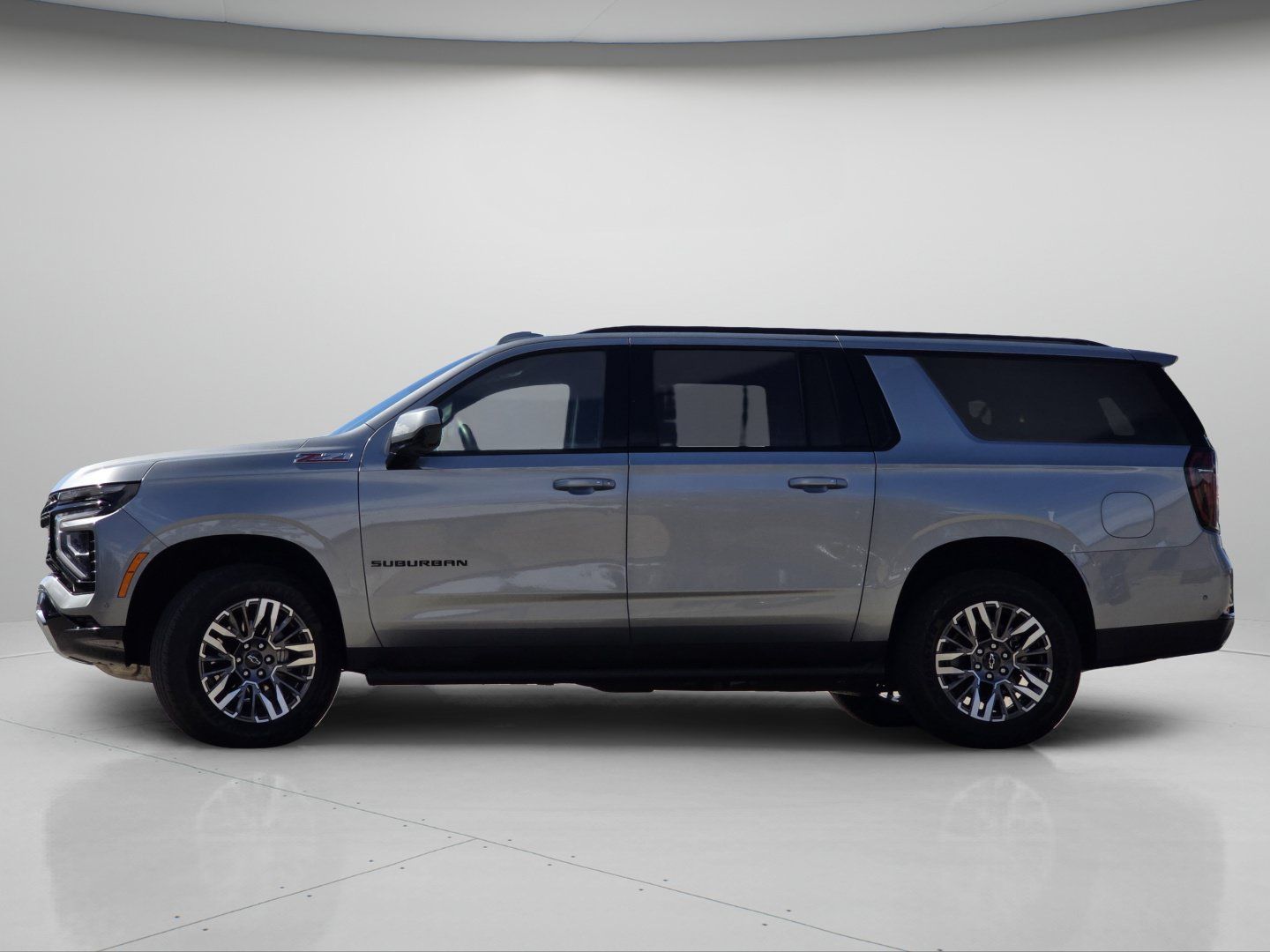Used 2025 Chevrolet Suburban Z71 AWD/4WD image 21