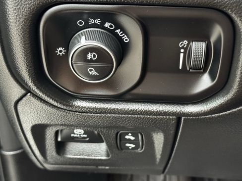 Used 2025 RAM 1500 Big Horn image 27