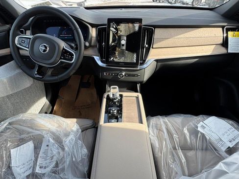 New 2026 Volvo XC90 T8 Ultra w/ Protection Package Premier image 6