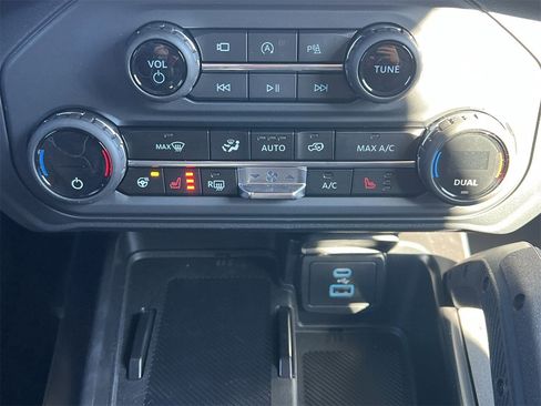 New 2025 Ford Bronco Badlands image 6