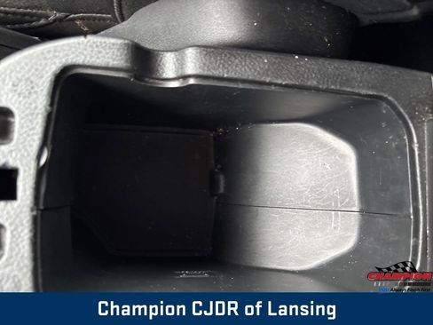 Used 2018 Jeep Compass Latitude w/ Cold Weather Group image 34