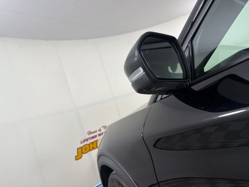 Used 2026 Ford Explorer Platinum RWD image 13