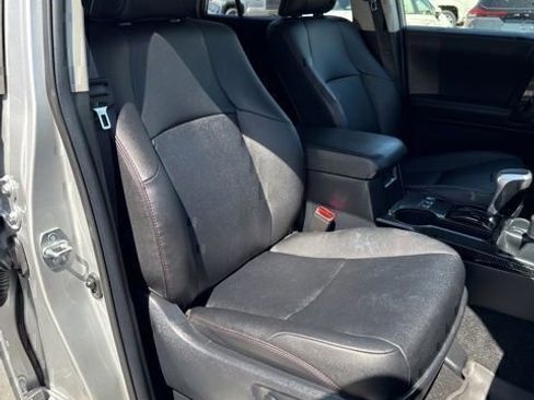 Certified 2022 Toyota 4Runner TRD Off-Road Premium w/ Moonroof Package AWD/4WD image 11
