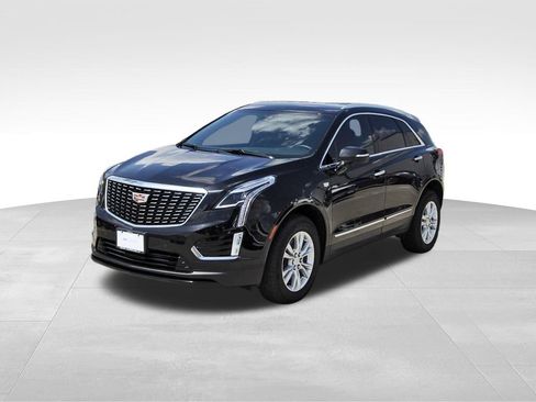 Used 2025 Cadillac XT5 Luxury FWD image 2
