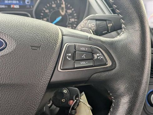 Used 2018 Ford Escape SE w/ SE Sport Appearance Package image 9