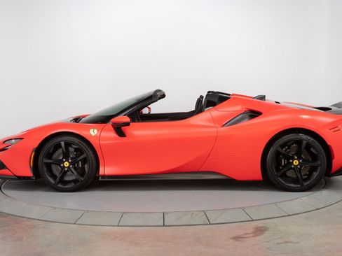 Certified 2022 Ferrari SF90 Spider image 4