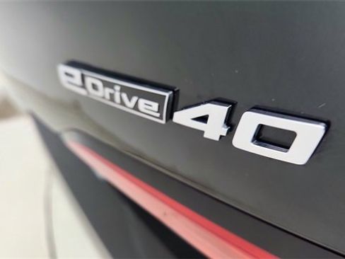 Used 2024 BMW i5 eDrive40i w/ Premium Package image 18