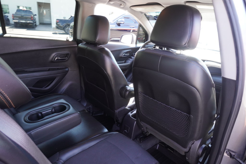 Certified 2020 Chevrolet Trax LT w/ LT Convenience Package FWD image 13