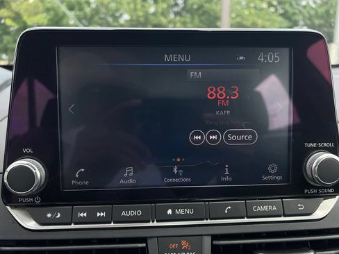 Used 2025 Nissan Altima 2.5 SV FWD image 20
